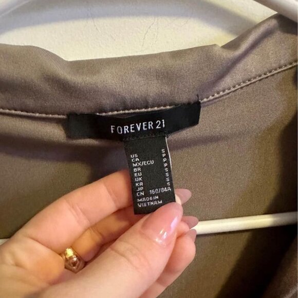 Cropped Grey Button Down - Picture 6 of 8